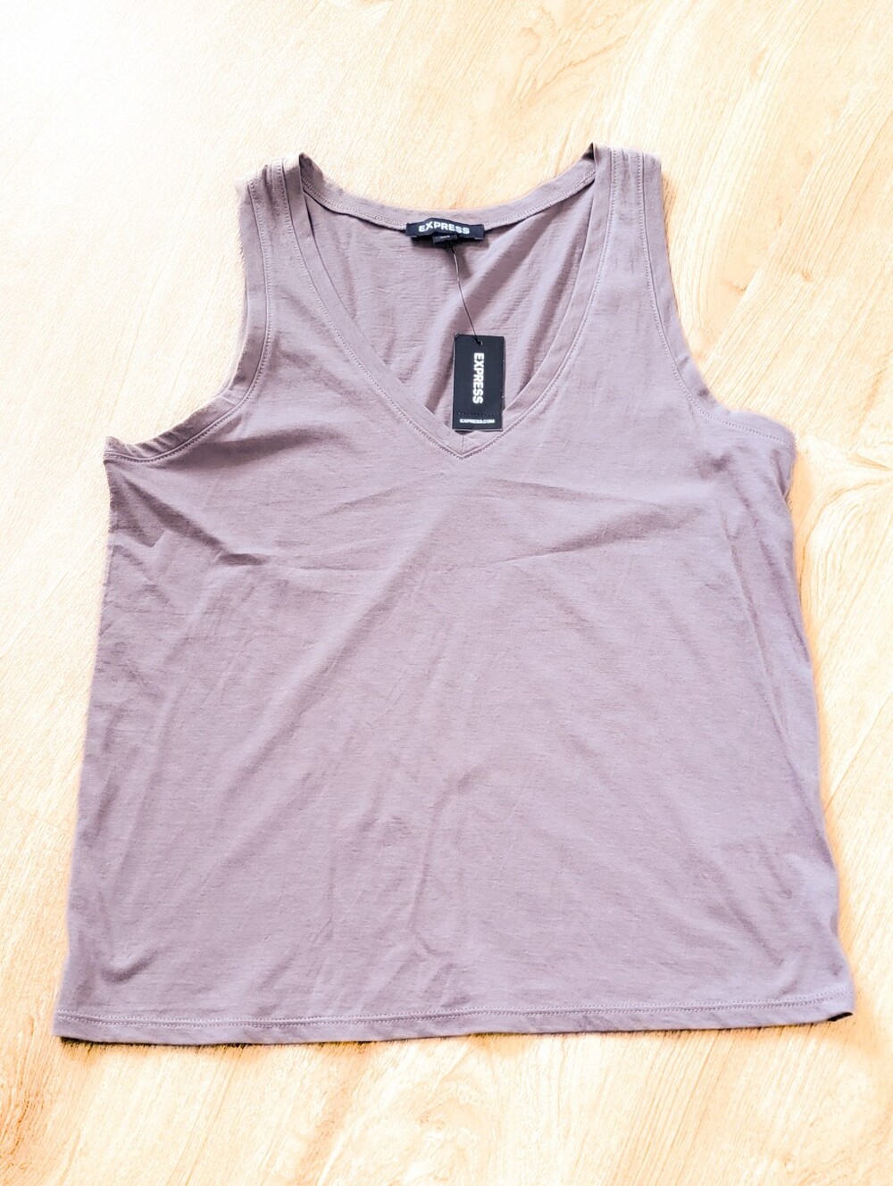 Express Women’s V-Neck Tank Top in Dusty Mauve Size XXS (Fits Like XS/S)